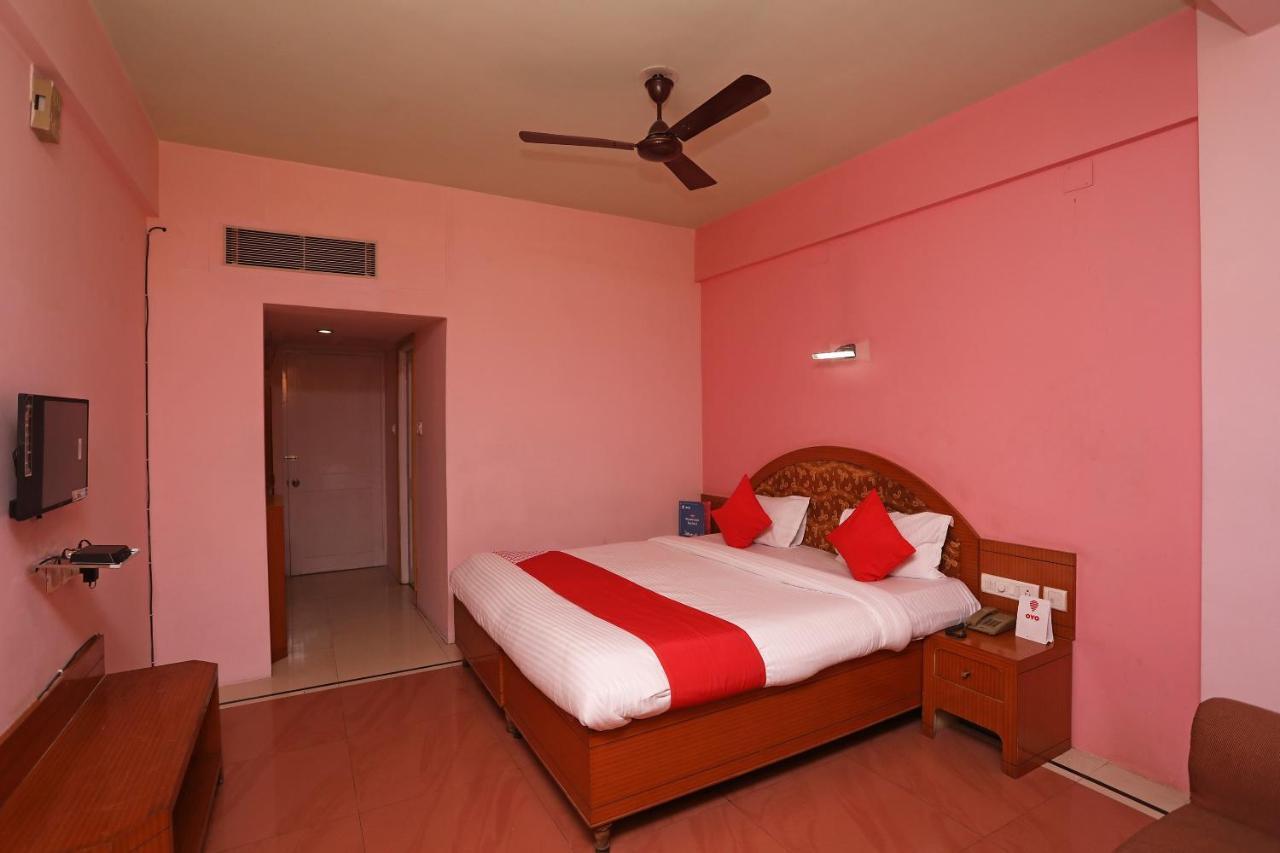 Hotel Keshari Μπουμπάνεσβαρ Εξωτερικό φωτογραφία